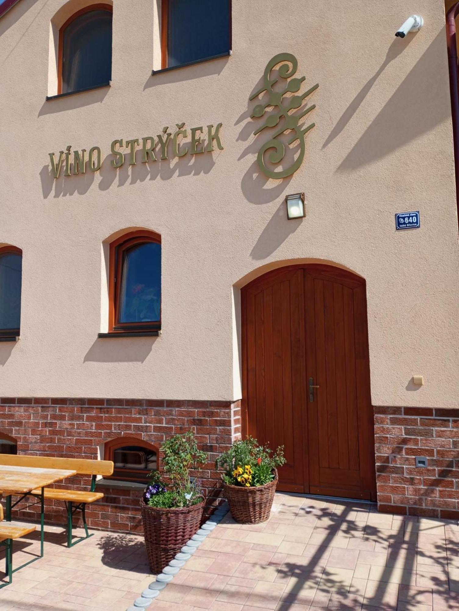Penzion Sklep Vino Strycek Velké Bílovice Exteriér fotografie